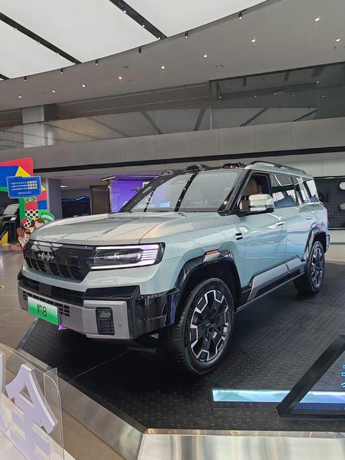 重庆280比亚迪方程豹硬派越野的爆款，英菲尼迪35周年与你共成长